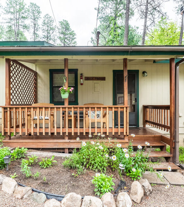 Jolly Pindor Cabin at Forest Home Cabins