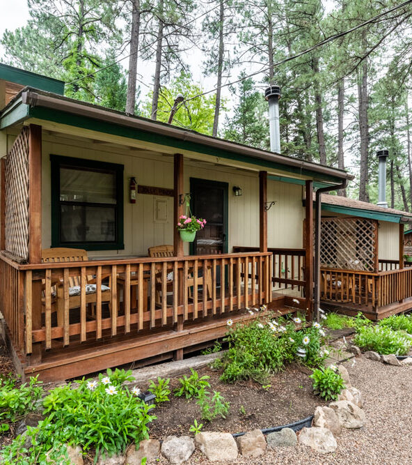 Jolly Pindor Cabin at Forest Home Cabins